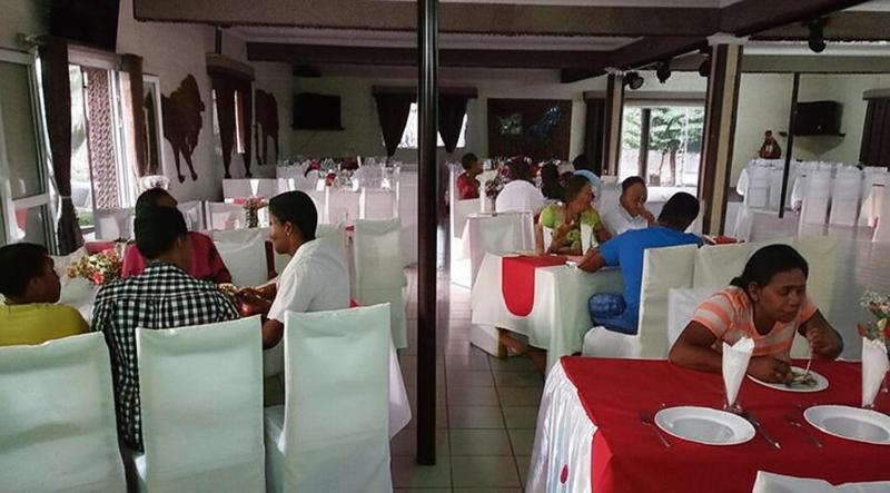 Hotel Restaurant Le Miamiam Glouglou Ambositra Exterior foto